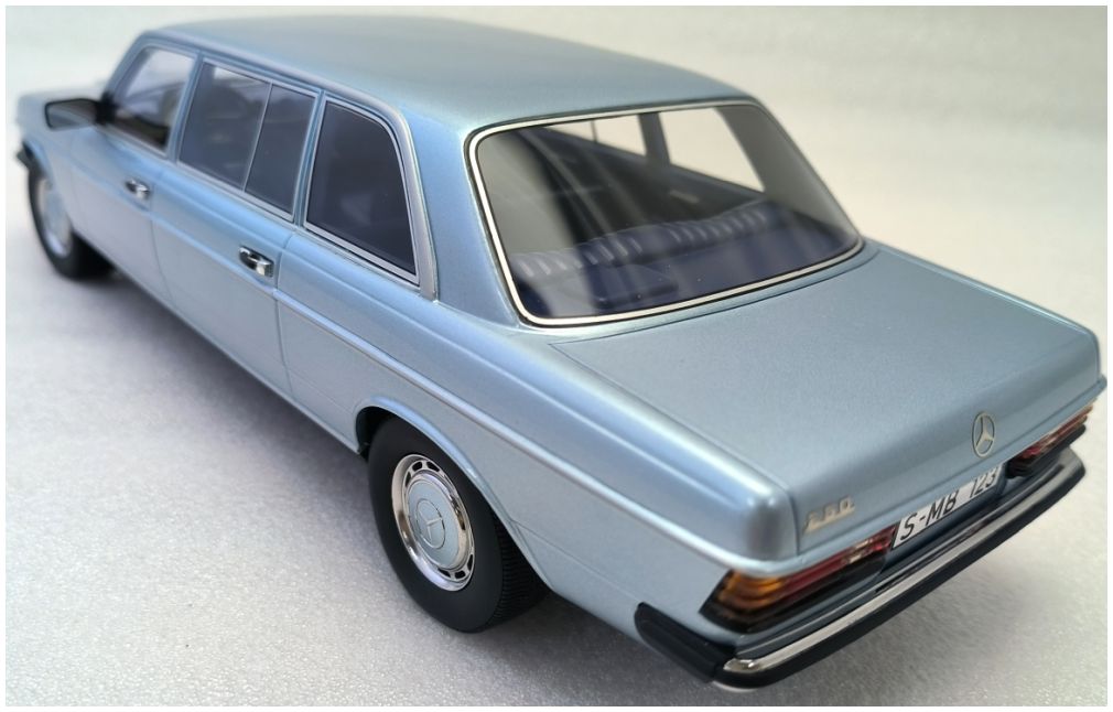 Available To Order – Mercedes Benz W123 Lang Diamond Blue 1978 1:18 (CUL CML005-2)