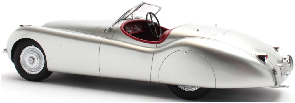 Jaguar XK120 OTS Silver 1948 1:18 Cult Models Model (view 3)