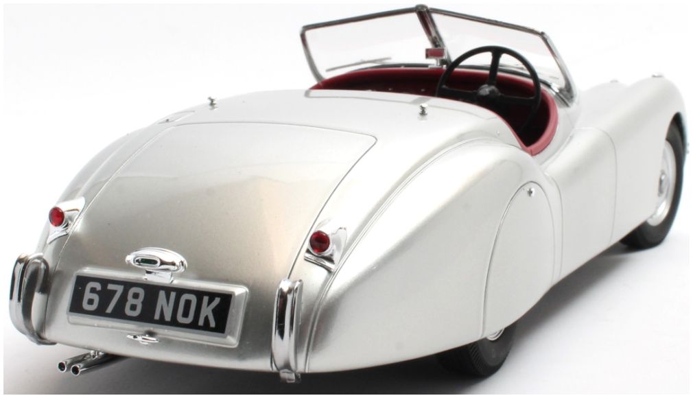 Jaguar XK120 OTS Silver 1948 1:18 Cult Models Model (view 4)