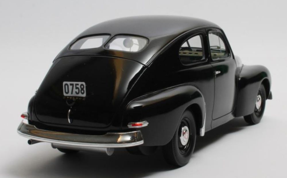 Available To Order – Volvo PV444 Black 1952 1:18 (CUL CML118-1)