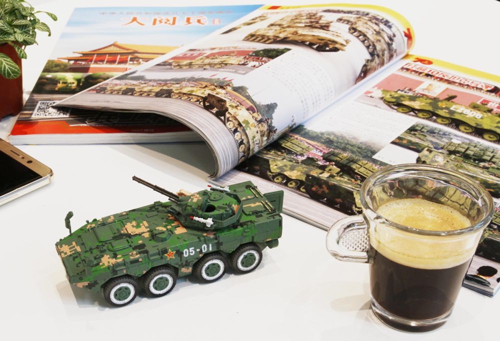 Available to Order – PLA ZBL-09 IFV (Digital camouflage) (Blind box - One of 20 different variants) 1:72 (DR 63001)