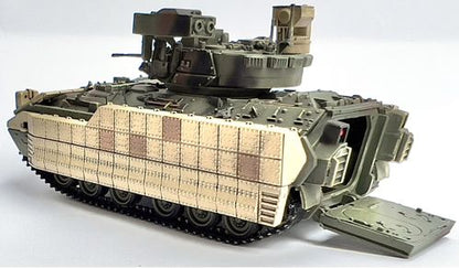 Available to Order – M2A3 Bradley w/ERA Camouflage 1:72 (DR 63125)