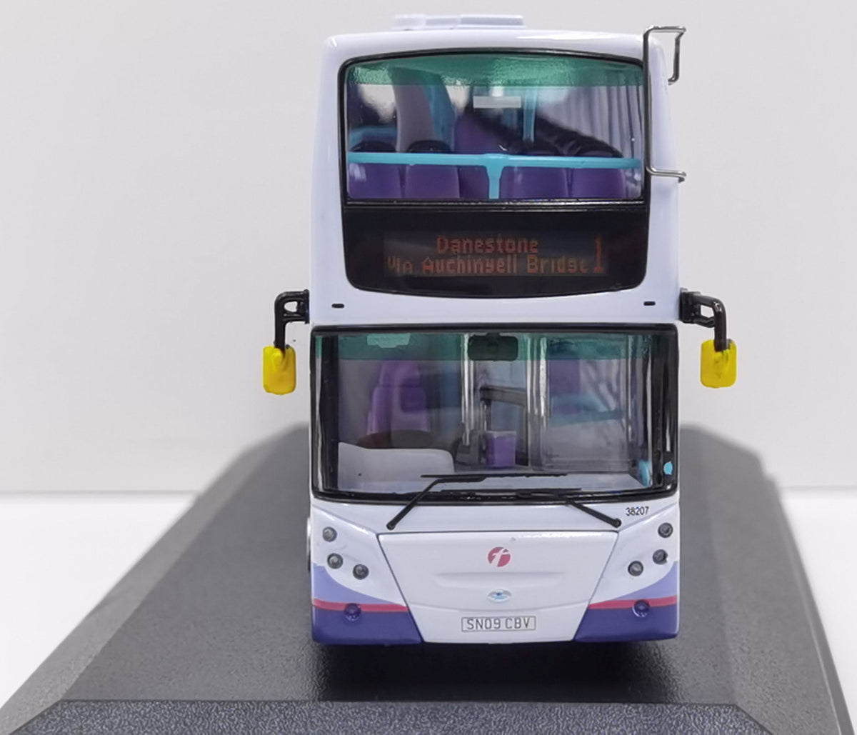 Dennis Trident ENVIRO500 Euro IV 12.1M First Bus Aberdeen Rt.1 - Danestone 1:76 – diecast model (view 3)