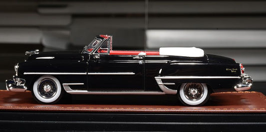 Chrysler New Yorker Deluxe Convertible Black 1954 1:43 – diecast model (view 2)