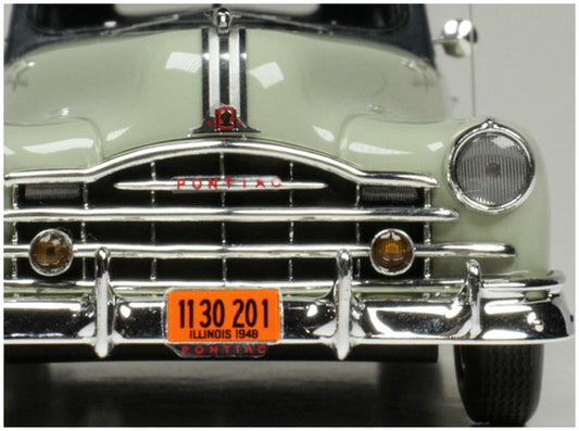 Pontiac Silver Streak 4 Door Sedan Oyster Grey 1948 1:43 Goldvarg Model (view 2)