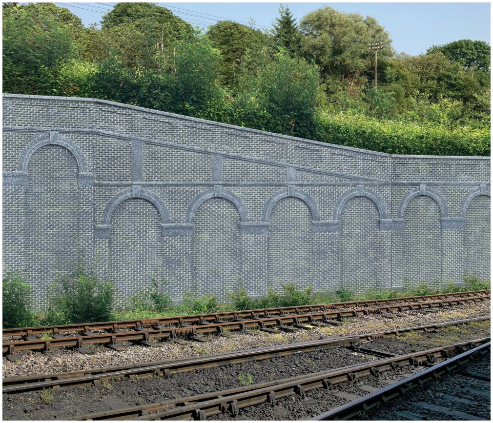 Available To Order – High Stepped Arched Retaining Walls x 2 (E 1:76 (HOR R7375)