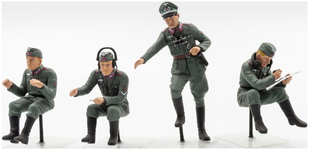 German Command Vehicle Crew (1939-1942) 4 Figures 1:35 – diecast model (view 2)