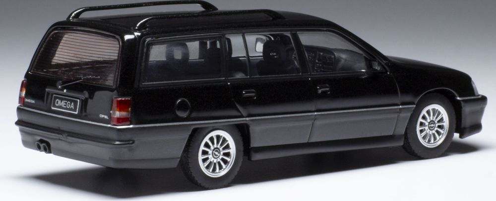 Available To Order – Opel Omega A2 Caravan Black 1990 1:43 IXO Model (IXO CLC444)
