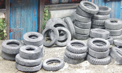 Available to Order – Scrap Tyres Lose, 120g 1:32 (JUW 23349)
