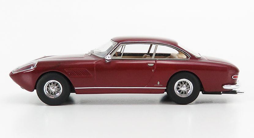 Ferrari 330 GT 2+2 'Shark Nose' Red Met. SN 6537GT 1965 1:43 – diecast model (view 3)