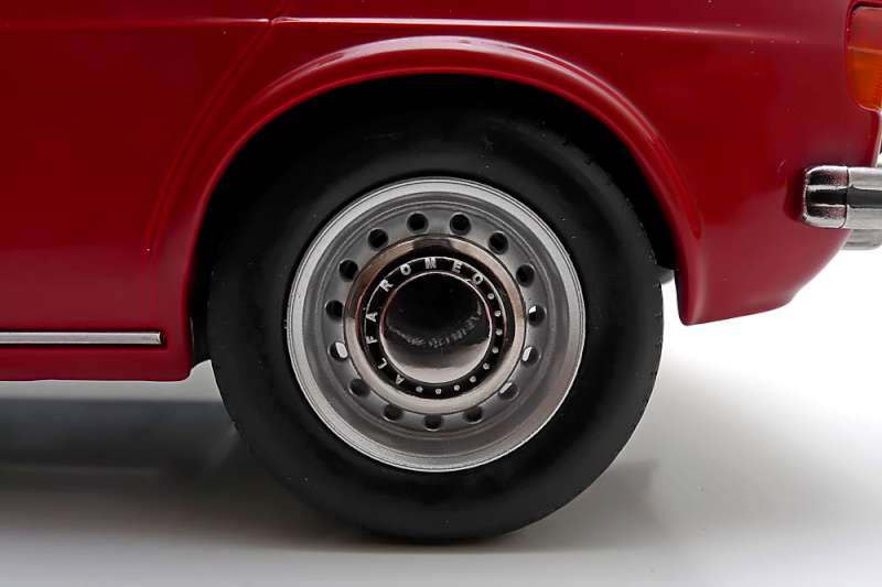 Available To Order – Alfa Romeo Alfasud 1974 Red 1:18 (KKS DC180021)