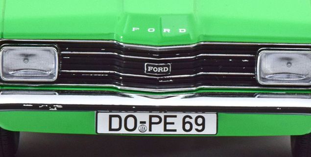 Available To Order – Ford Taunus GXL Sedan 1971 w/Vinyl Roof (Square Headlights) Light Green/Matt Black 1:18 (KKS DC180971)
