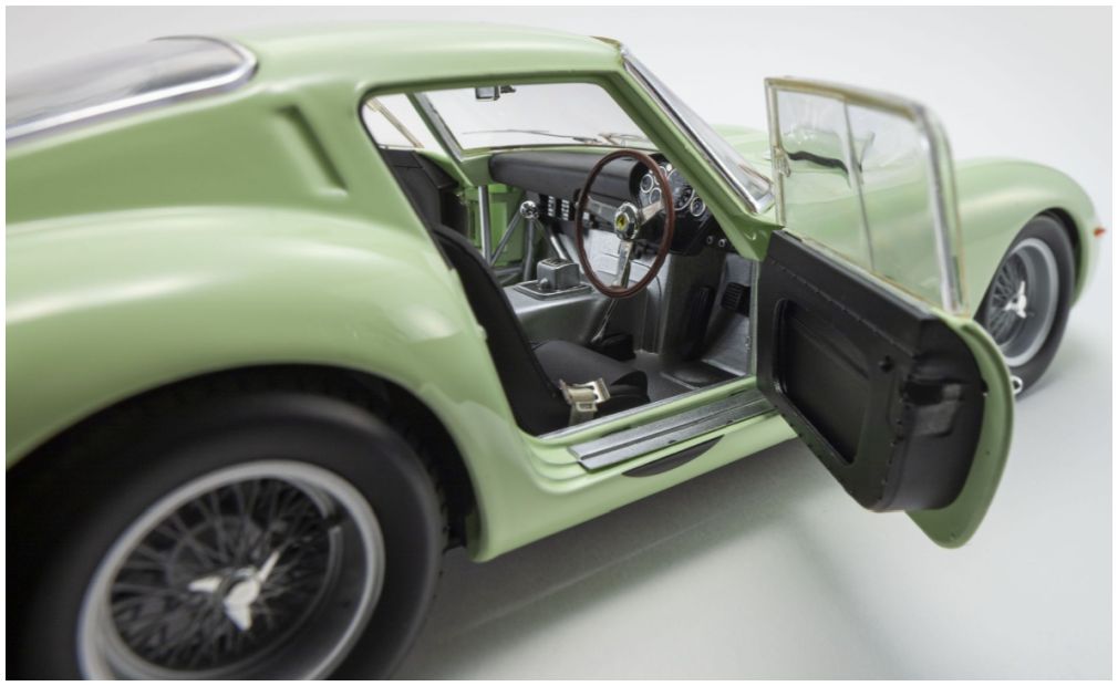 Available to Order – Ferrari 250 GTO Goodwood Tourist Trophy 1962 #15 1:18 (KYO 08438C)