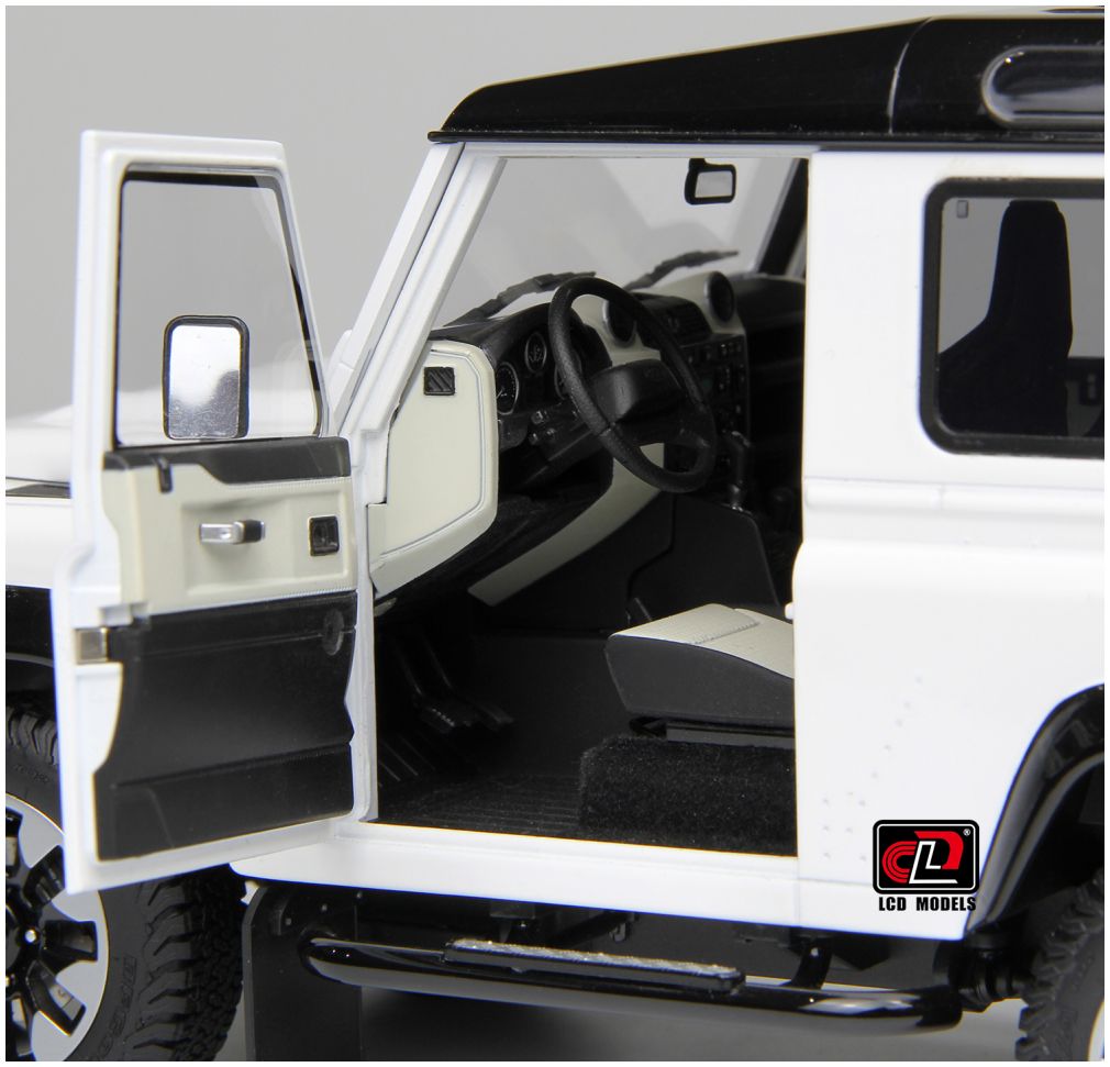 Available to Order – Land Rover Defender 90 2018 Works V8 70th Edition White 1:18 (LCD 18007W)
