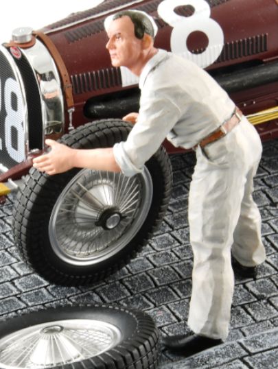 Available To Order – Georges Figure Porteur de Roue Team Bugatti T59 White Overall 1:18 (LMM FLM118044-D2)
