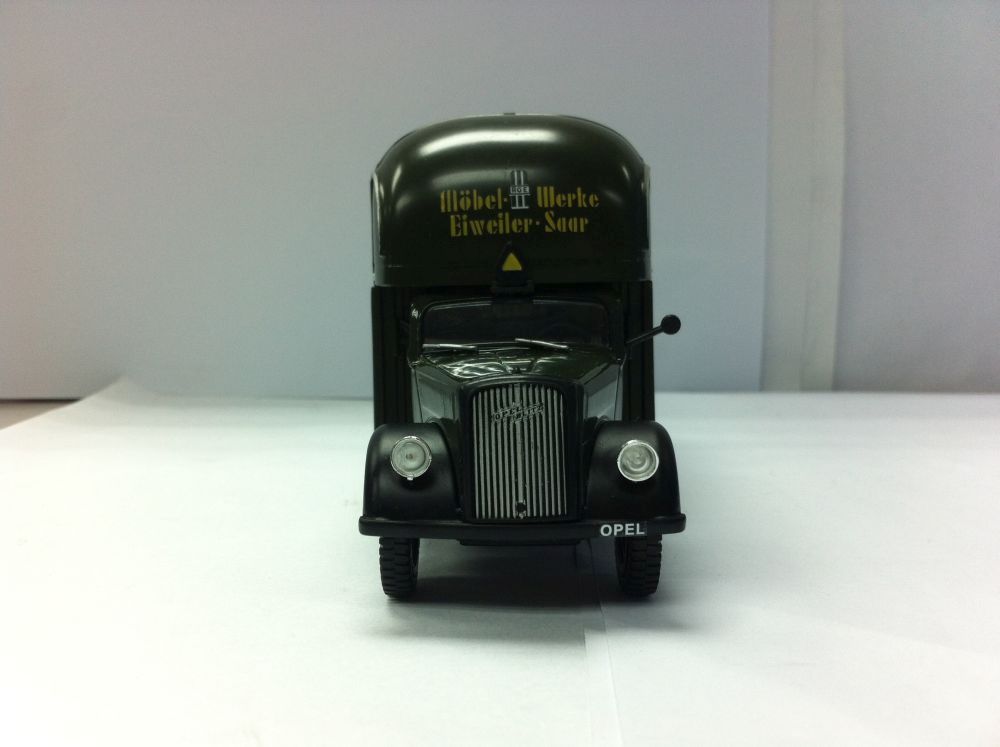 Opel Blitz Furniture Wagon (1949) 1:43 – diecast model (view 2)