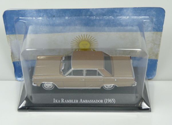 IKA Rambler Ambassador (Renault) Gold Unforgetable cars - Argentina 1:43 – diecast model (view 2)