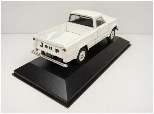Ika Gladiator White 1965 Unforgetable cars - Argentina 1:43 – diecast model (view 2)