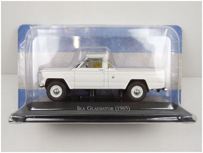 Ika Gladiator White 1965 Unforgetable cars - Argentina 1:43 – diecast model (view 3)