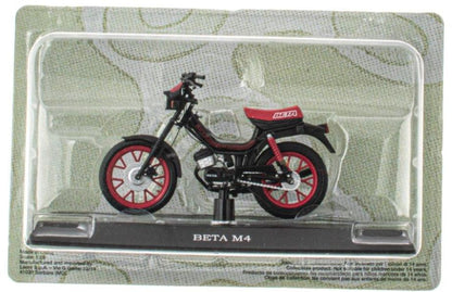 Beta M4 'Scooter Collection' 1:18 – diecast model (view 2)