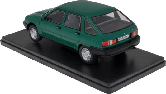 IZh 2126 Orbita - Green - 1:24 Blister can be squashed 1:24 – diecast model (view 2)