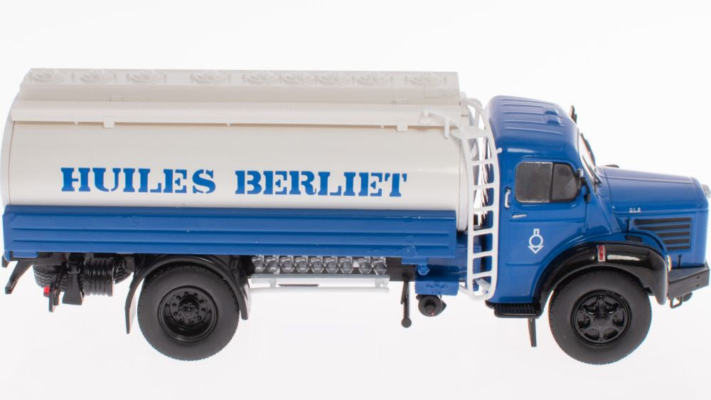 Berliet GLR8 M2 Citerne - Blue / White 'Huiles Berliet' Berliet Trucks Collection 1:43 – diecast model (view 4)