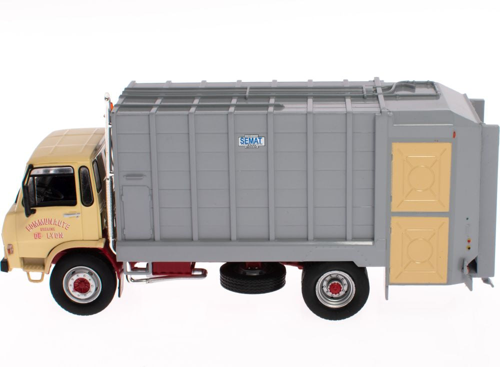 Berliet GC190BN -SEMAT- Lyon Refuse Truck Benne a ordures -Berliet Trucks Collection 1:43 – diecast model (view 4)