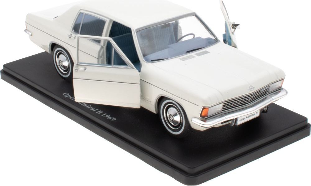 Opel Admiral B - 1969 - White 1:24th Scale 1:24 – diecast model (view 3)