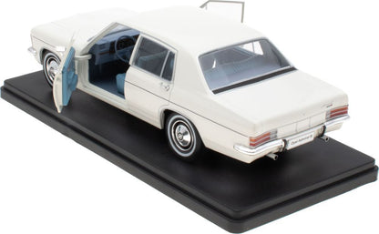 Opel Admiral B - 1969 - White 1:24th Scale 1:24 – diecast model (view 4)