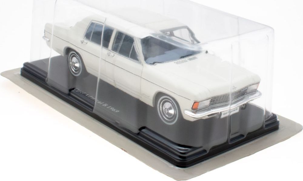 Opel Admiral B - 1969 - White 1:24th Scale 1:24 – diecast model (view 5)