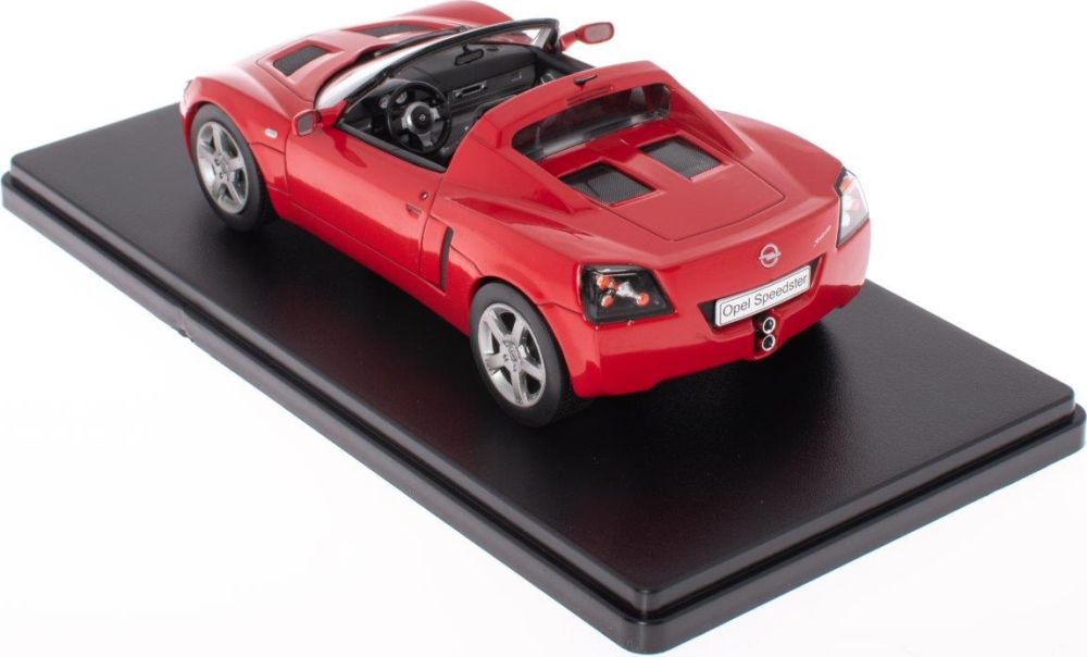 Opel Speedster 2001 Red 1:24th Scale 1:24 – diecast model (view 2)