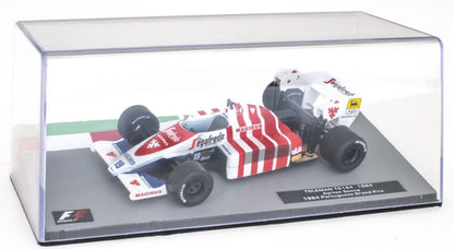 Ferrari 500 F2 - 1953 Nino Farina F1 Collection - Cased 1:43 – diecast model (view 2)