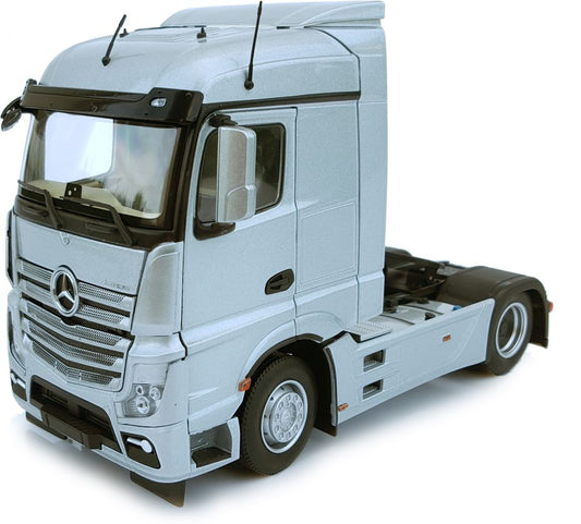 Available to Order – Mercedes Benz Actros Streamspace 4x2 Silver 1:32 (MAR 1907-03)