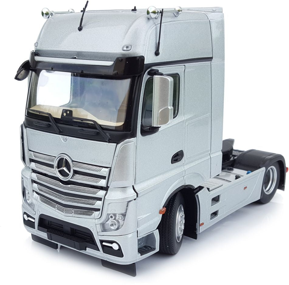 Available to Order – Mercedes Benz Actros Gigaspace 4x2 Silver 1:32 (MAR 1911-03)