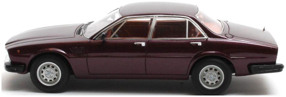 Available To Order – De Tomaso Deauville S2 Dark Red 1978-1985 1:43 (MAX 40404-051)