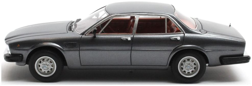 Available To Order – De Tomaso Deauville S2 Grey Metallic 1978-1985 1:43 (MAX 40404-052)