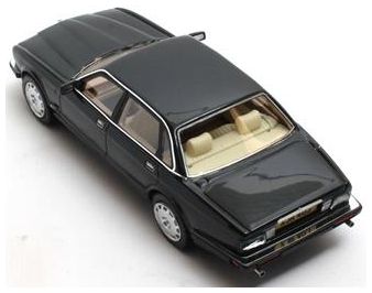 Jaguar XJR (XJ40) British Racing Green 1991-1994 1:43 Matrix Model (view 2)