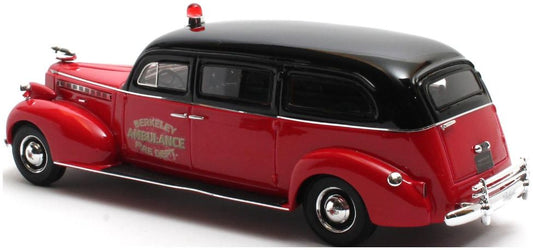 Packard Henney Fire Dept Ambulance 1940 Red/Black 1:43 – diecast model (view 2)