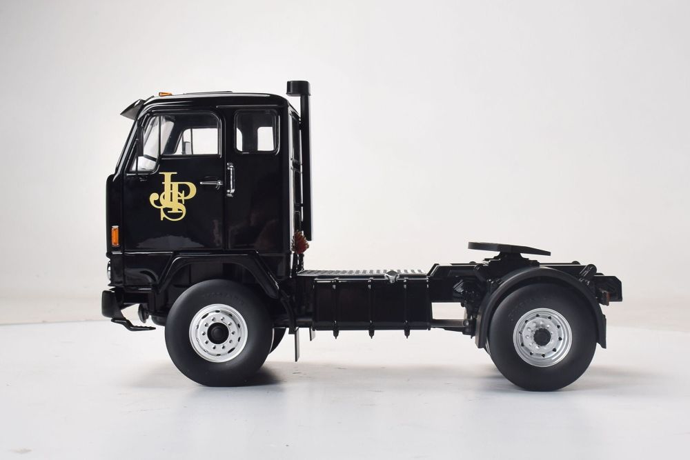 Available to Order – Volvo F88 Black John Player Special 1977 1:18 (MCG 18217)