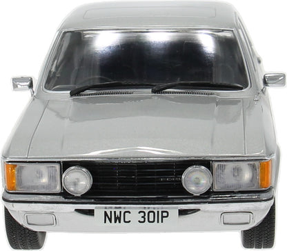 Ford Granada MK1 - Silver - RHD UK Exclusive 360pcs 1:18 MCG Model (view 6)