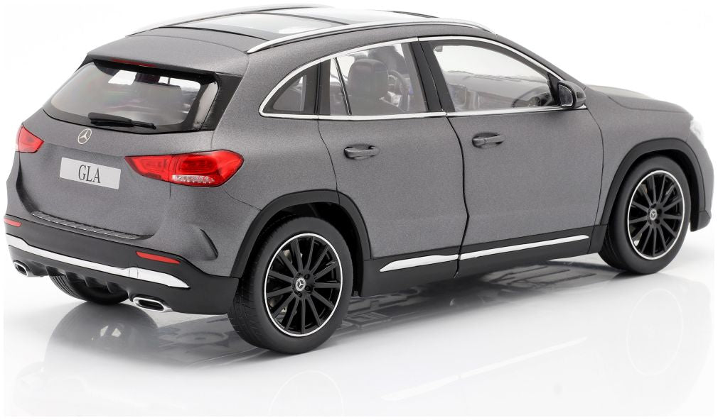 Mercedes GLA-Class (H247) 2020 Mountain Grey 1:18 - Z-Models 1:18 (view 2)