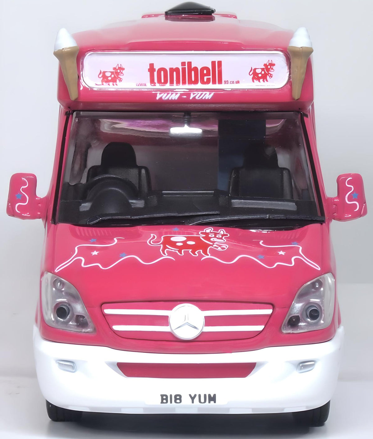 Mercedes Whitby Mondial Ice Cream Van Tonibell 1:43 Oxford Diecast Model (view 4)