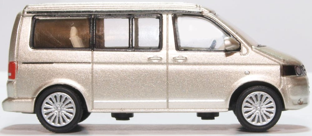 VW T5 Camper Sand Beige 1:76 Oxford Diecast Model (view 4)