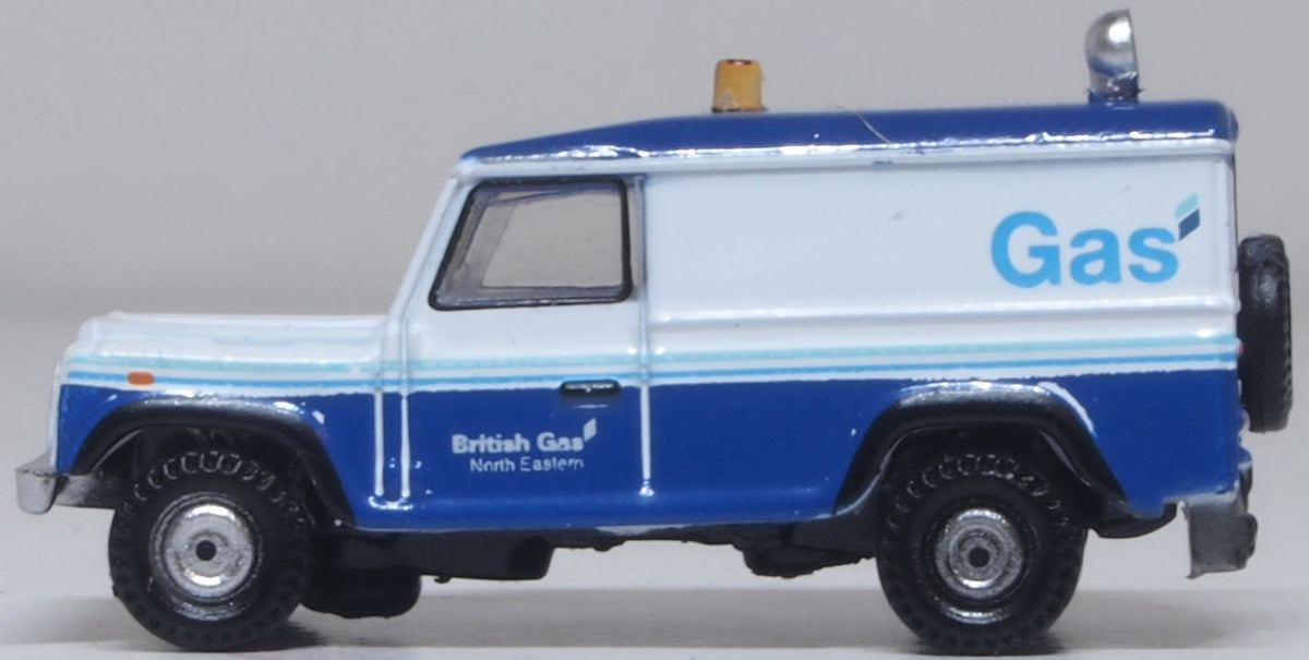 Land Rover Defender LWB British Gas 1:148 Oxford Diecast Model (view 3)
