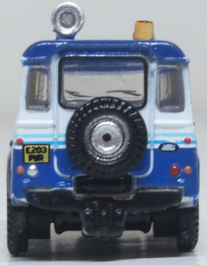 Land Rover Defender LWB British Gas 1:148 Oxford Diecast Model (view 5)
