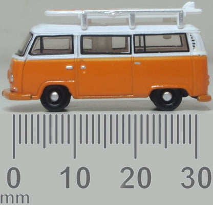 VW T2 Bay Window Bus/Surfboards Signal Orange 1:148 Oxford Diecast Model (view 6)