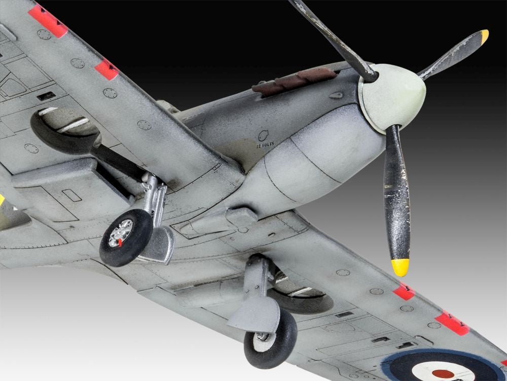 Available to Order – Spitfire Mk.IIa 1:72 (REV 03953)