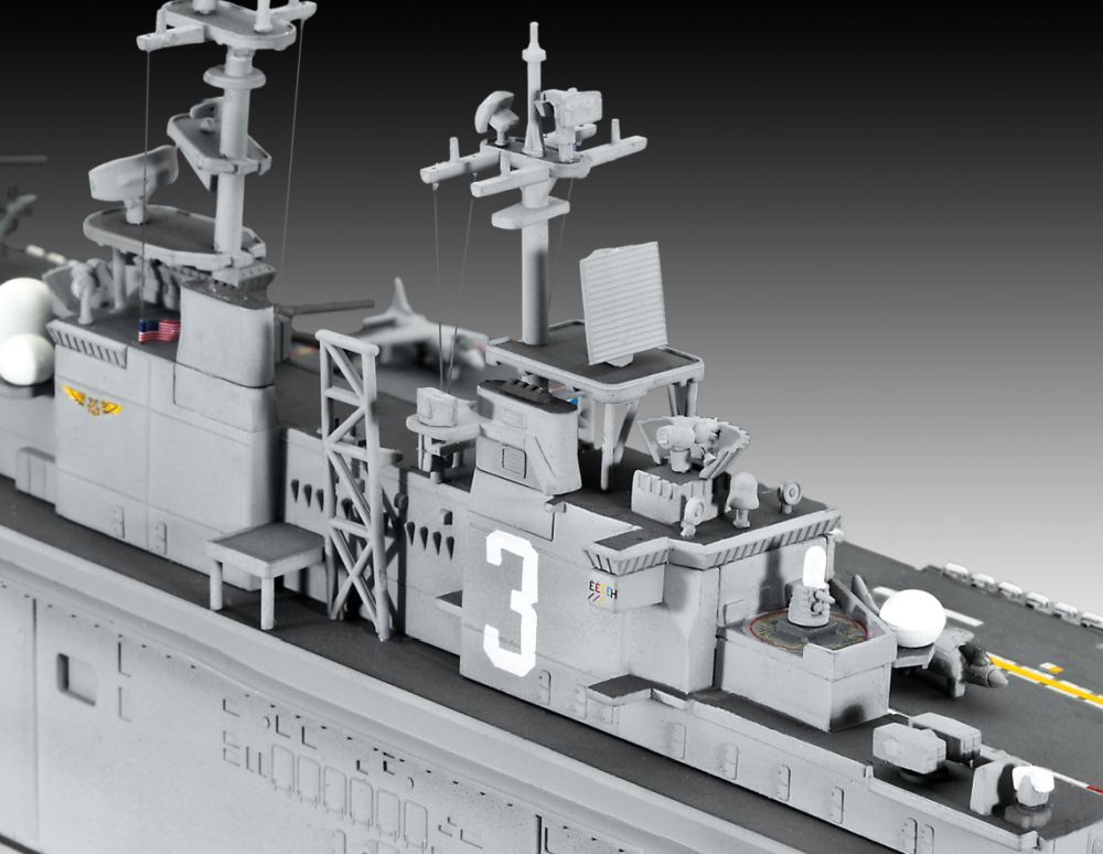 Available to Order – Assault Carrier USS Wasp Class 1:700 (REV 05178)
