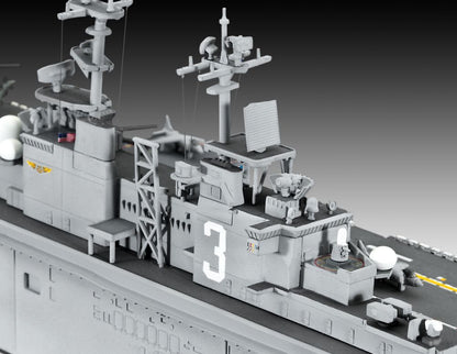 Available to Order – Assault Carrier USS Wasp Class 1:700 (REV 05178)