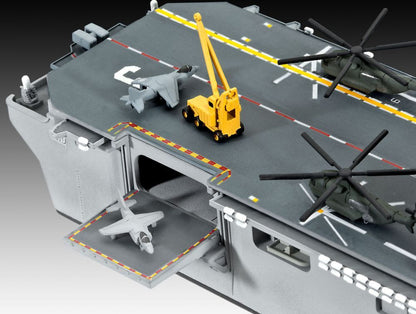 Available to Order – Assault Carrier USS Wasp Class 1:700 (REV 05178)